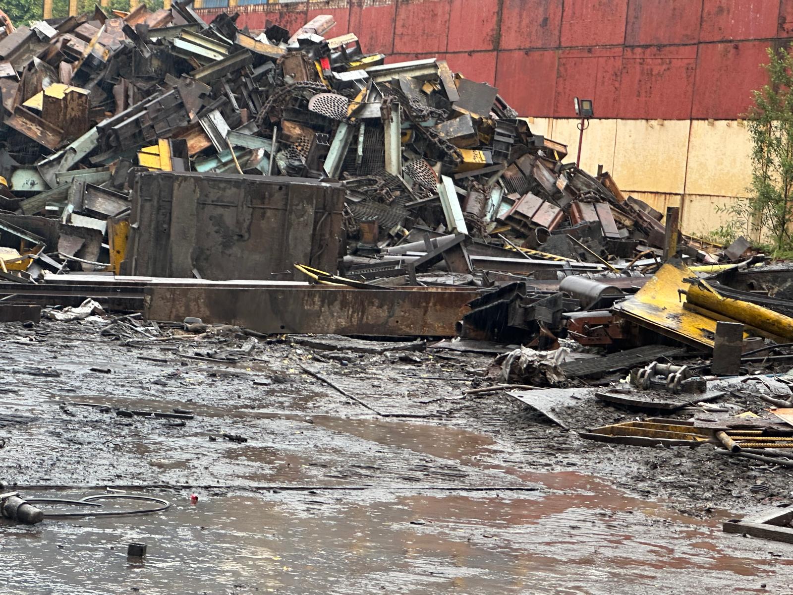 Scrap yard cutting and processing